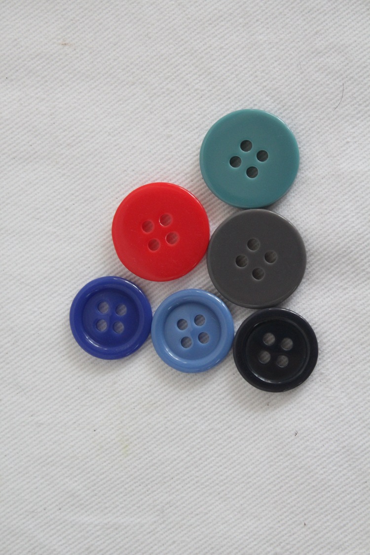 直销进口材质树脂 树脂扣批发 各种高挡纽扣销售