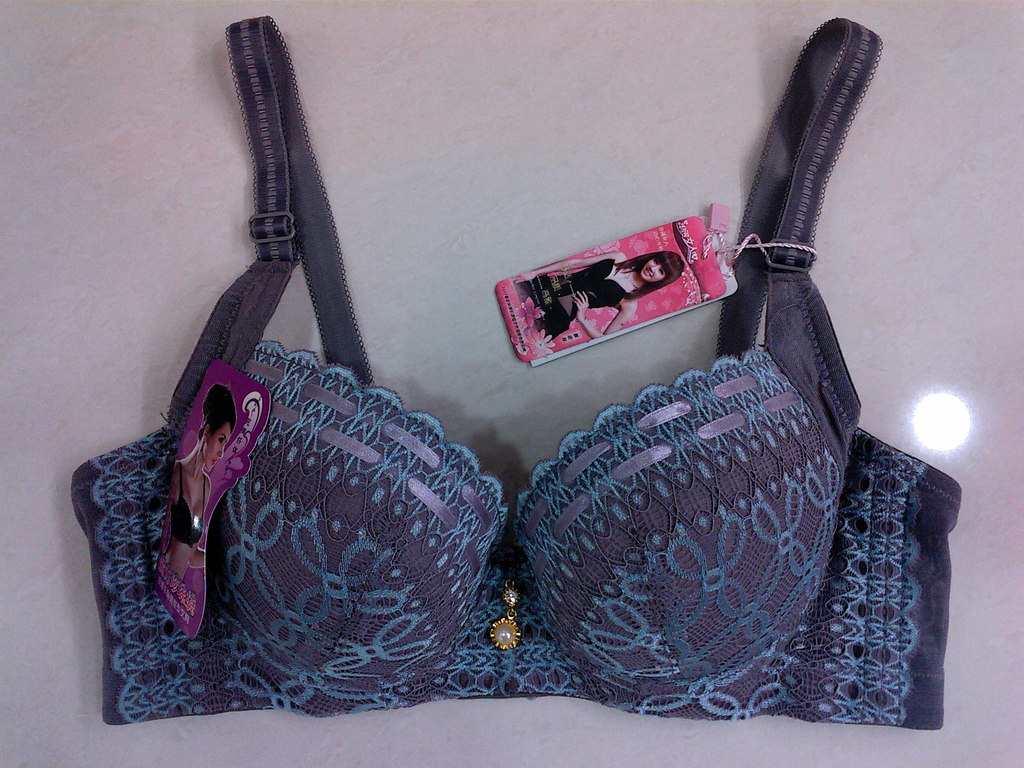 浪漫百合 摩力珍珠水袋 按摩丰胸调整型文胸 上薄下厚6884