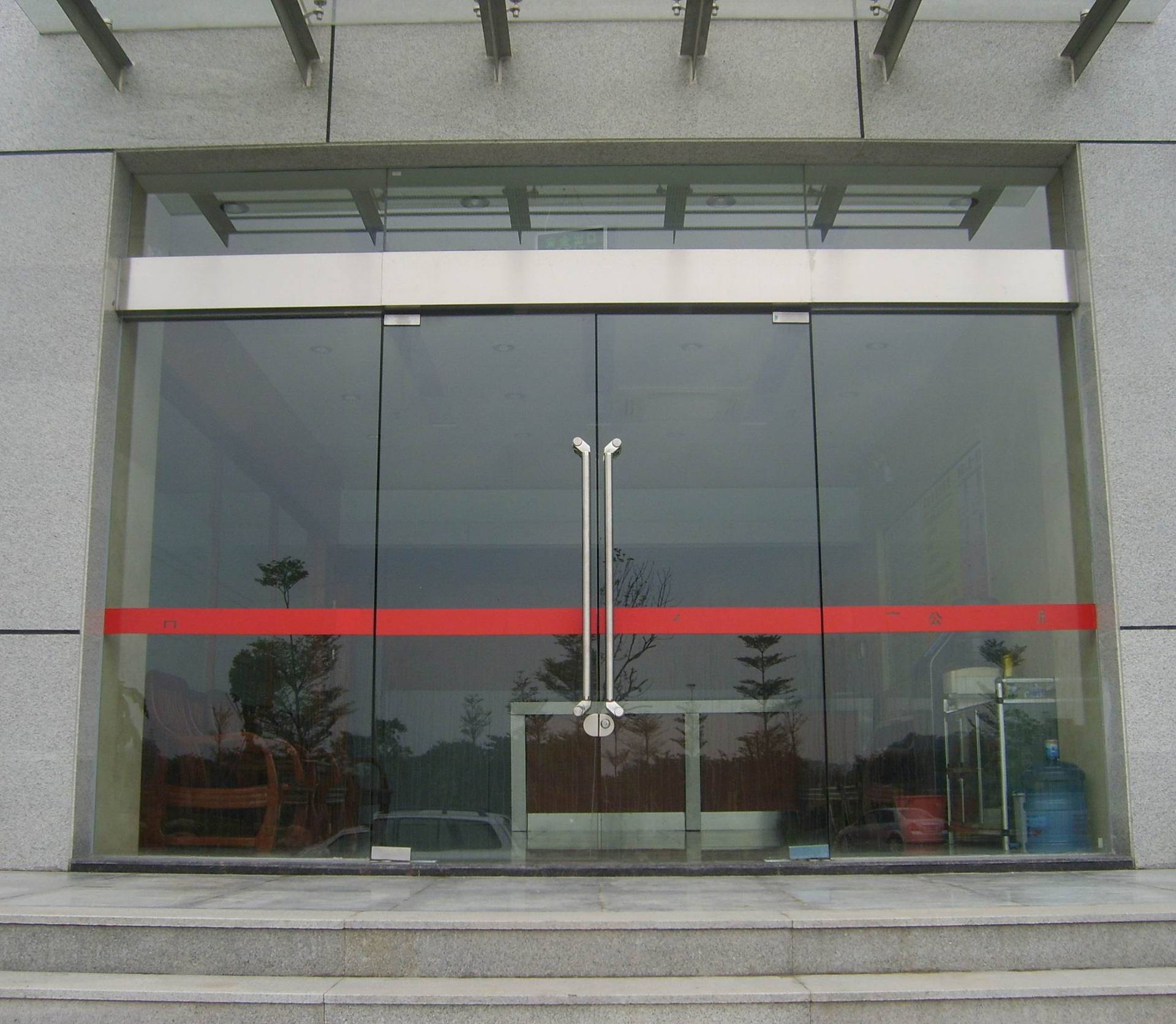 青岛推拉玻璃门公司大门商铺阳台庭院玻璃门