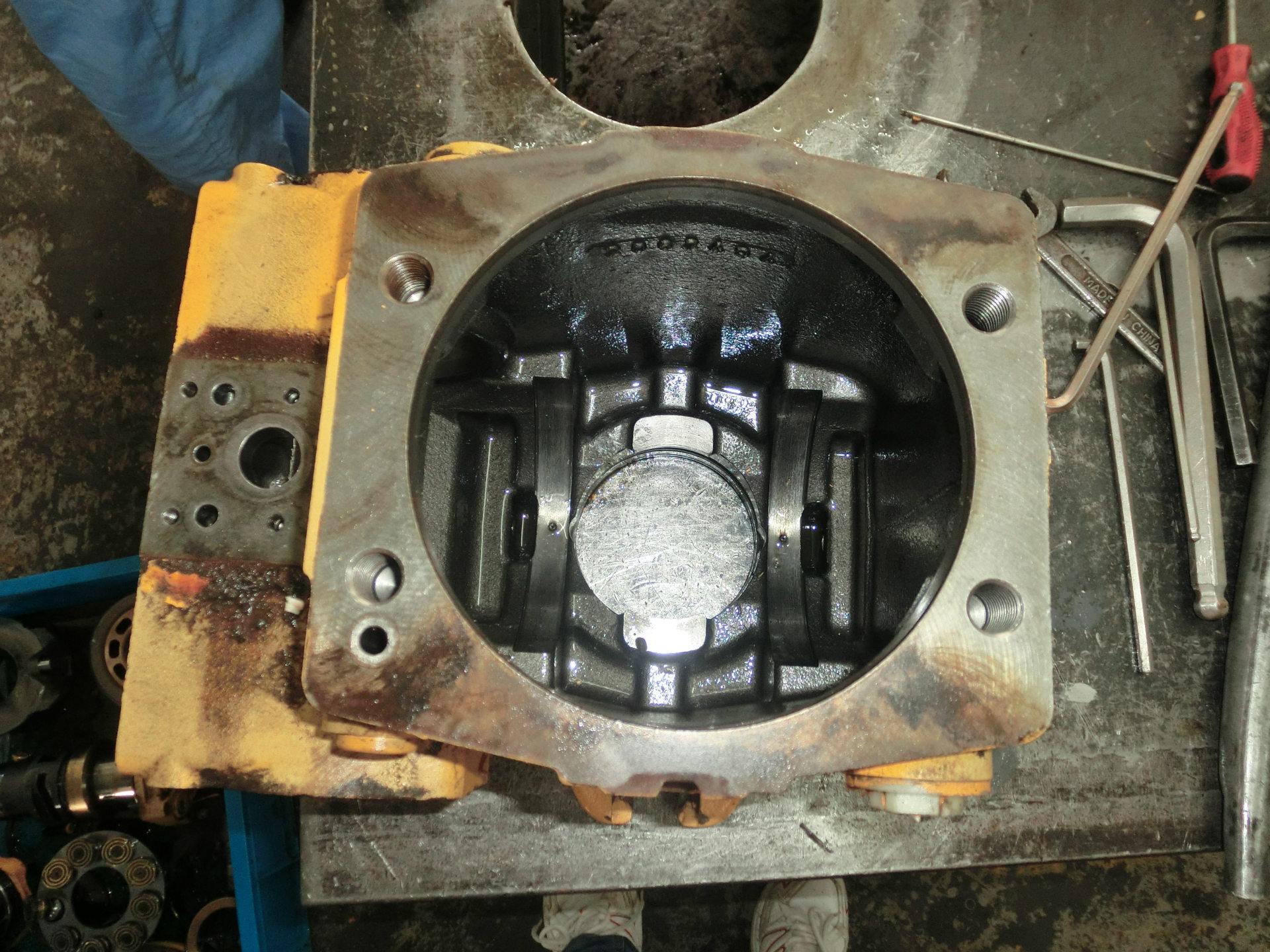 专业维修力士乐a4vg125液压泵