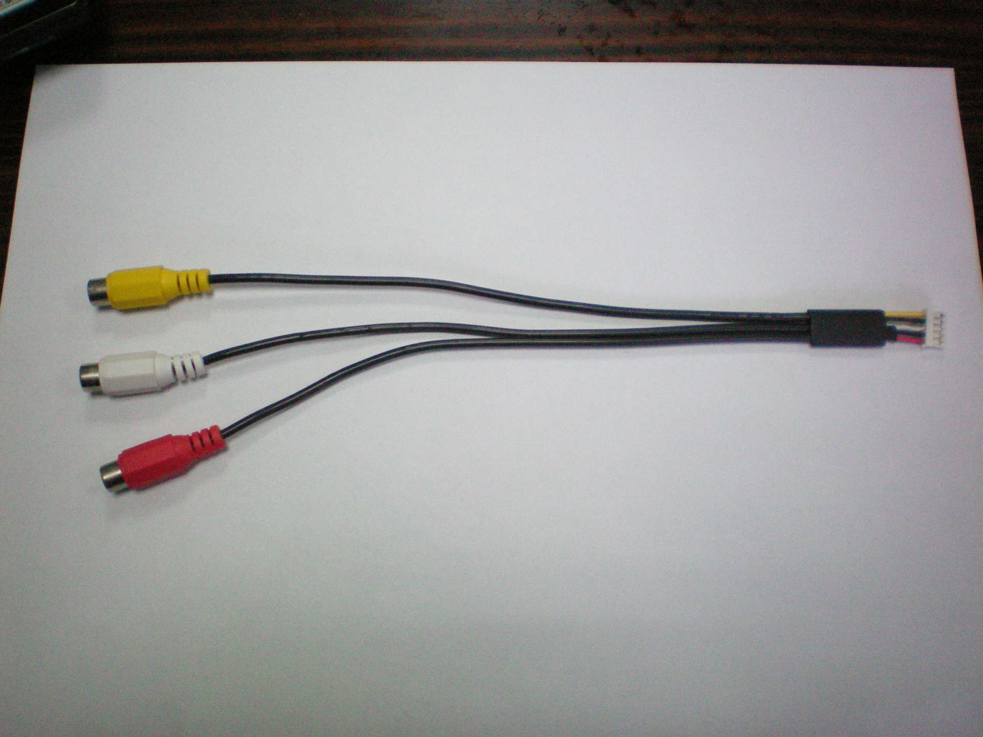 特价供应3路车载音频视频线