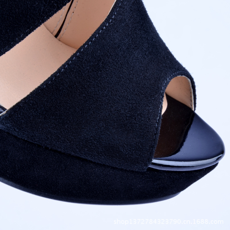 颜色:黑色 货源类别:现货 鞋跟高度:超高跟(8cm以上) 鞋头形状:鱼嘴