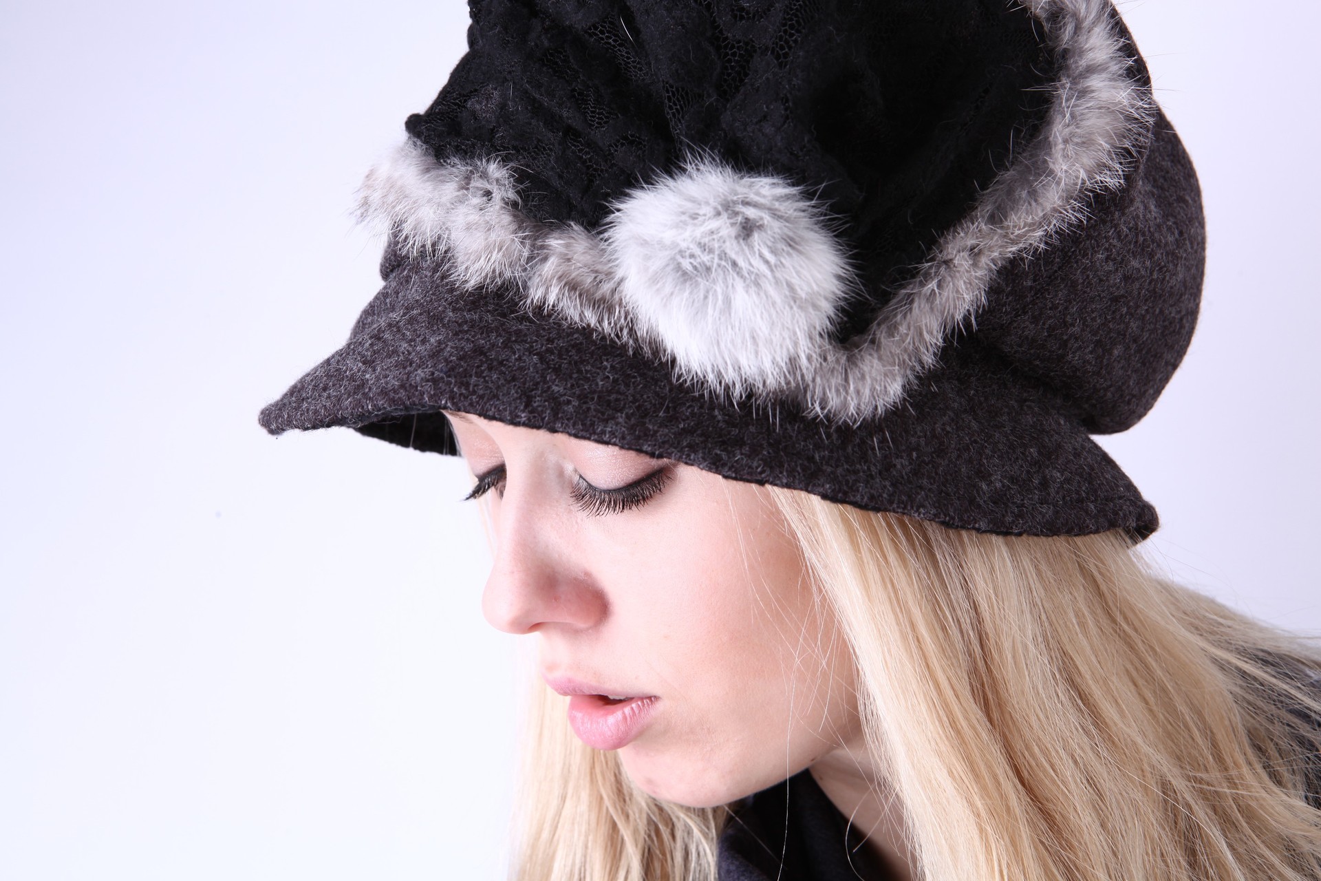 秋冬甜美可爱蕾丝真兔毛装饰圆沿女士帽子