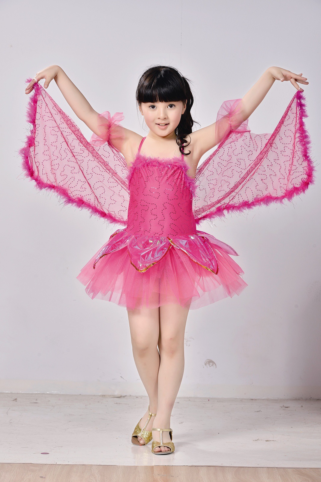 六一新儿童现代女童蝴蝶飞飞演出服装幼儿舞台表演带翅膀舞蹈服装