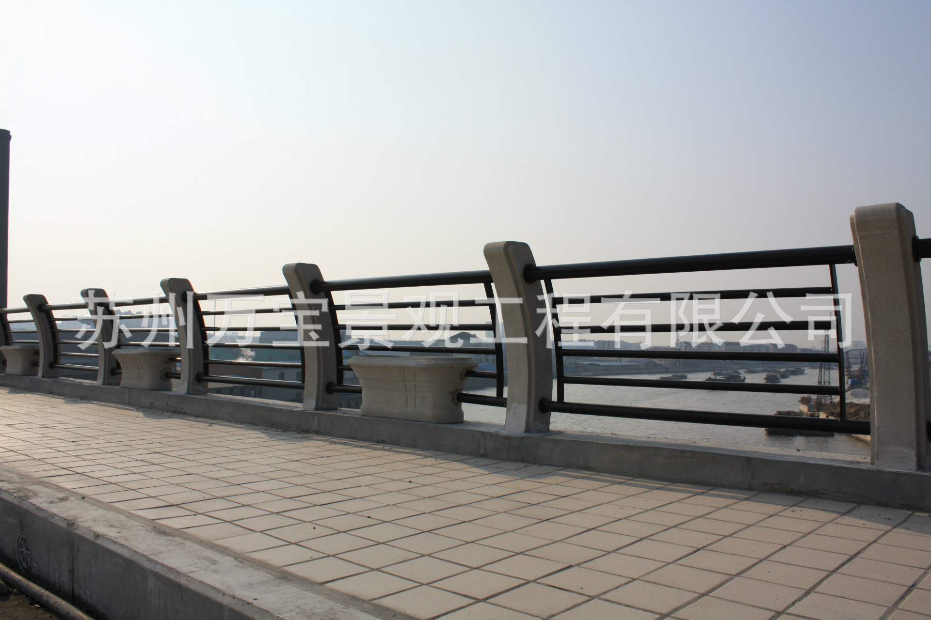 厂家供应铁艺精铸石复合栏杆 徐州工程实例 结合当地实情设计方案