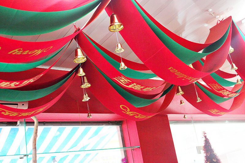 圣诞节挂旗 彩旗圣诞吊顶波浪旗 圣诞节商场装饰带铃铛吊旗