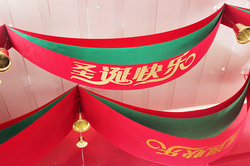 圣诞节挂旗 彩旗圣诞吊顶波浪旗 圣诞节商场装饰带铃铛吊旗