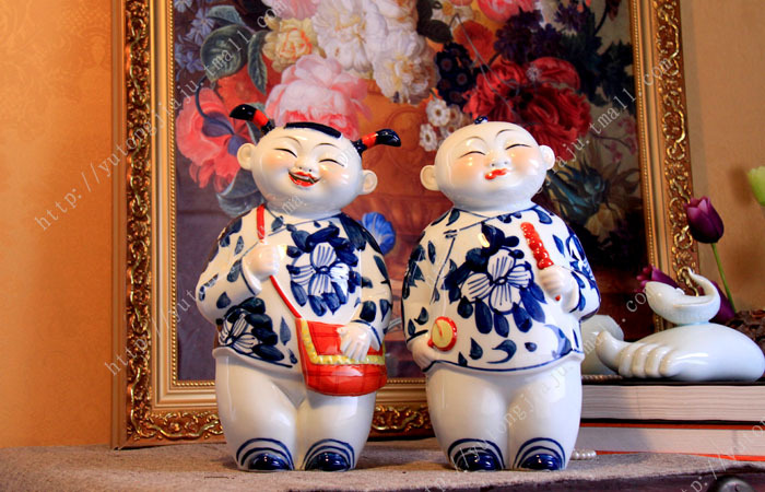 景德镇青花瓷器娃娃 结婚礼品瓷 两小无猜陶瓷摆件