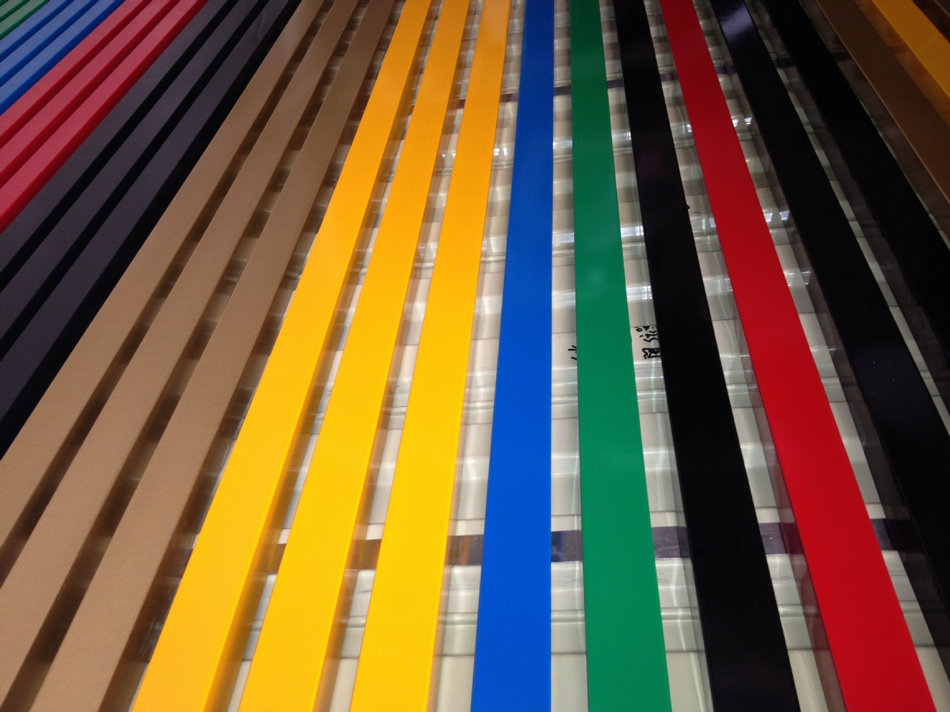 厂家直销昆明专供40直角彩钢扣板