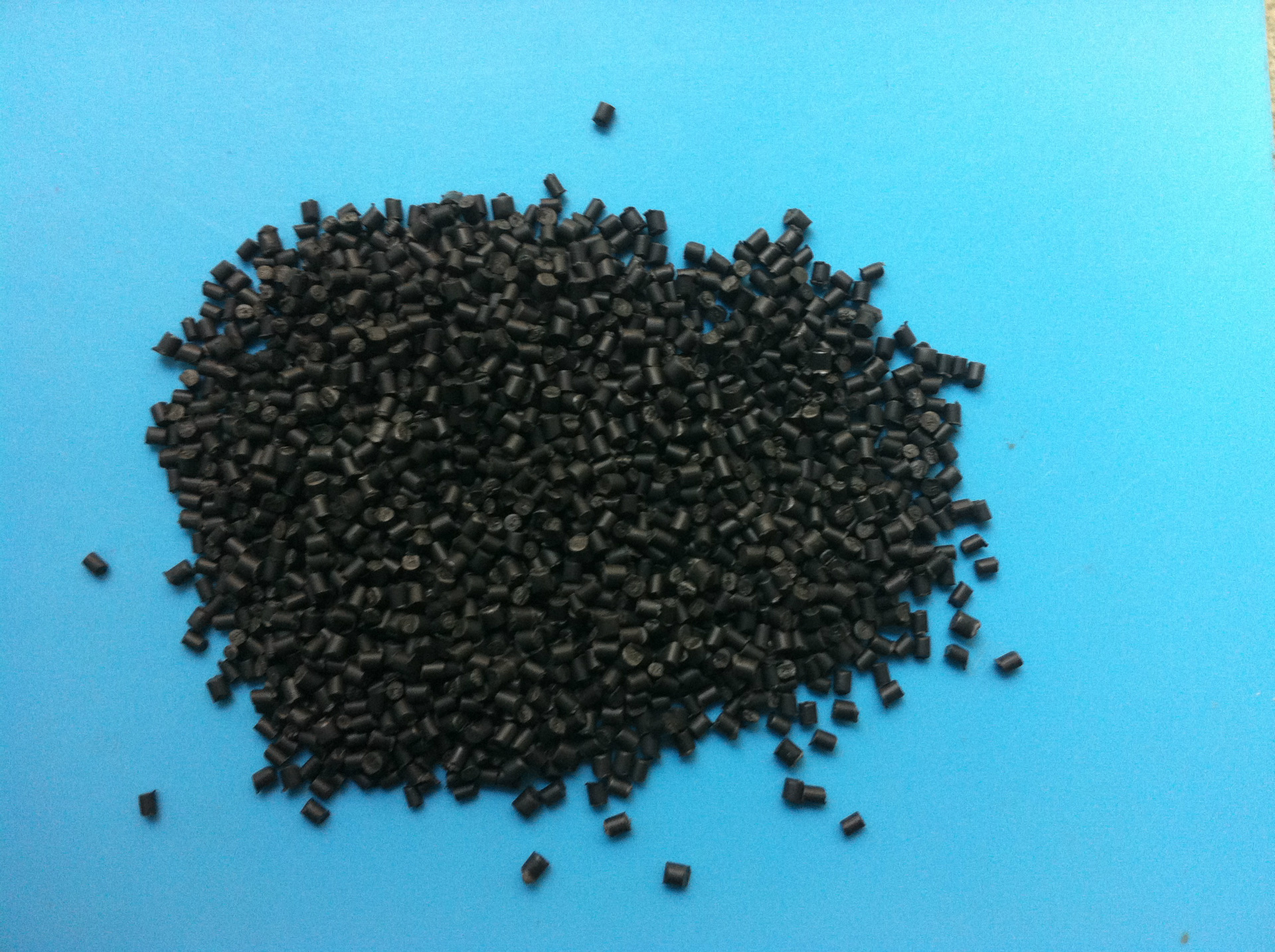 自产自销 pp阻燃 黑色 特级 高光 阻燃 性能好塑料粒子