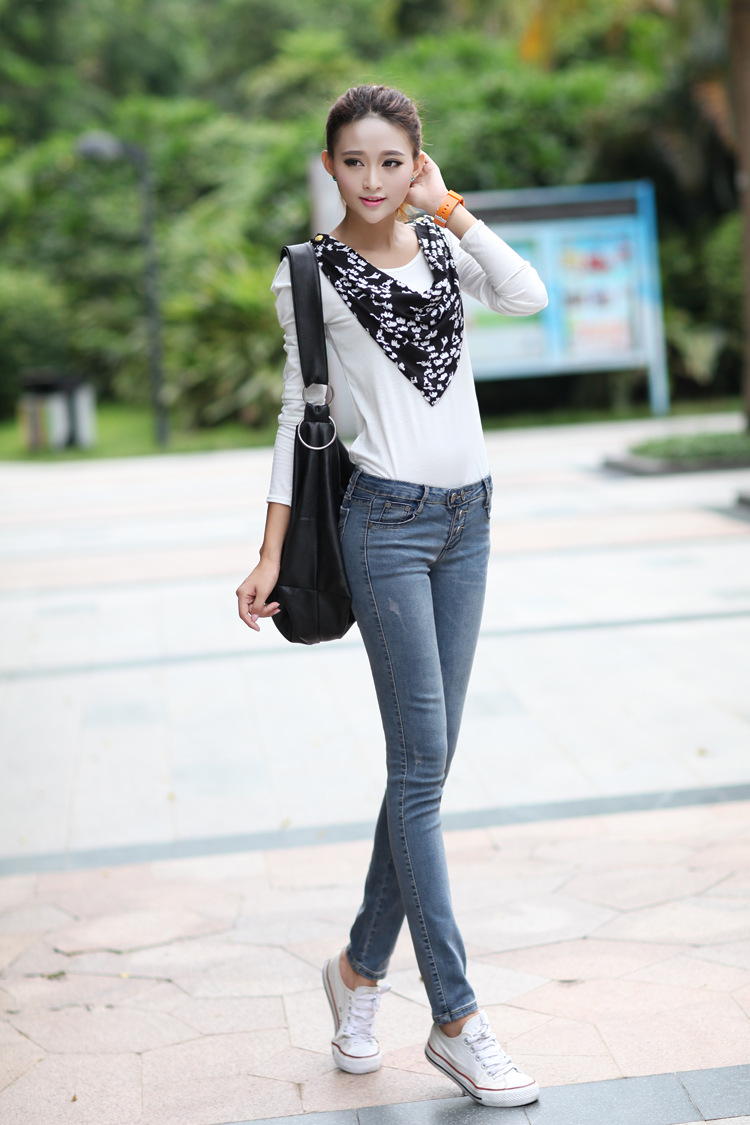 新款百搭浅色女士牛仔长裤韩版修身显瘦小脚裤女一件代发y303