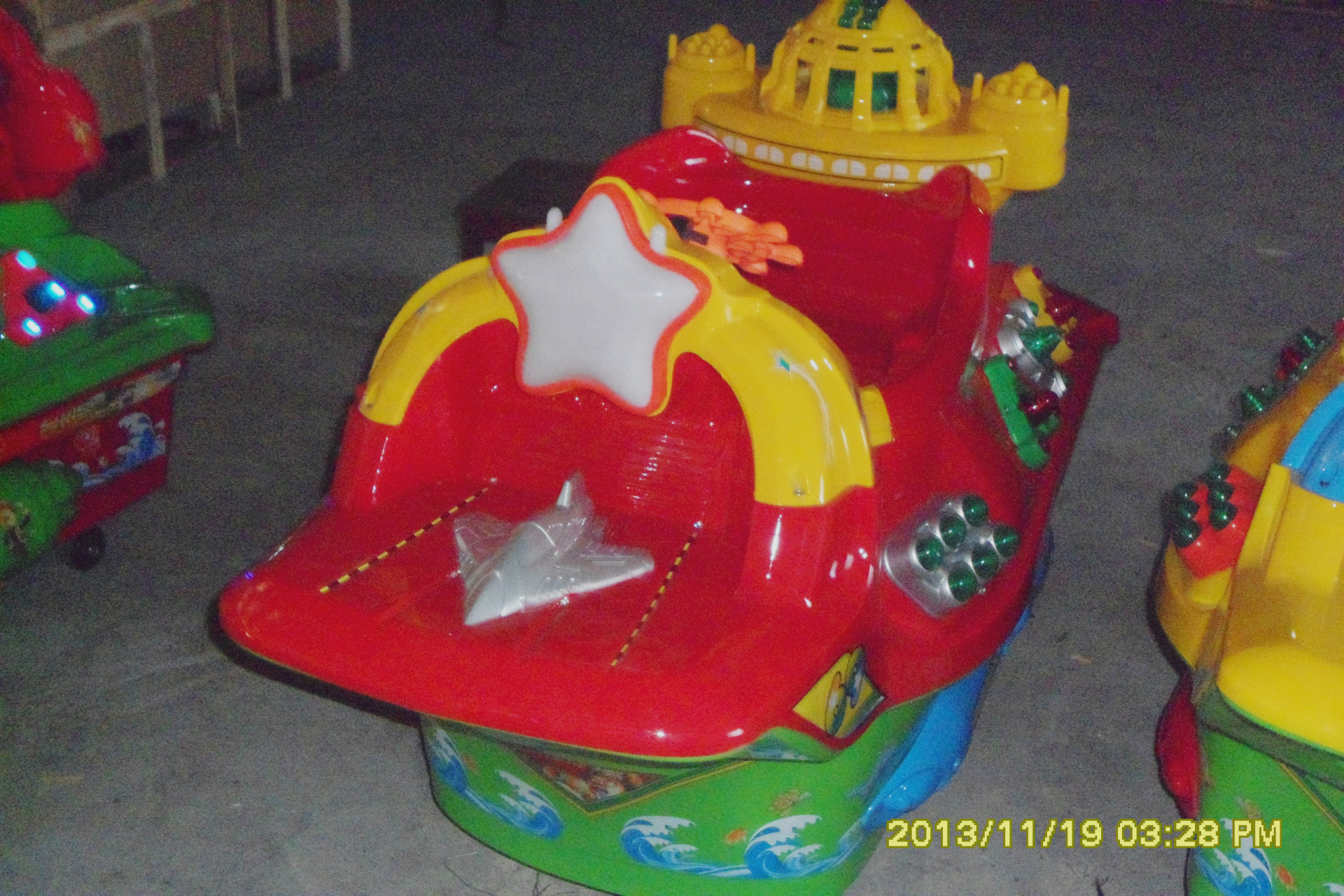 最新款带灯摇摆机航母厂家直销