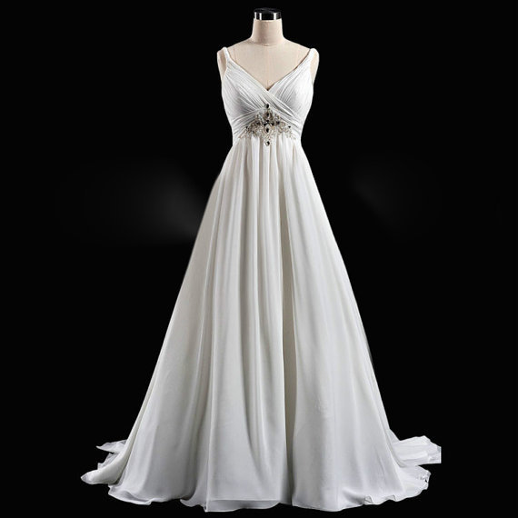 2013新款甜美吊带式雪纺婚纱 拖尾婚纱 厂家直销 可来图定做