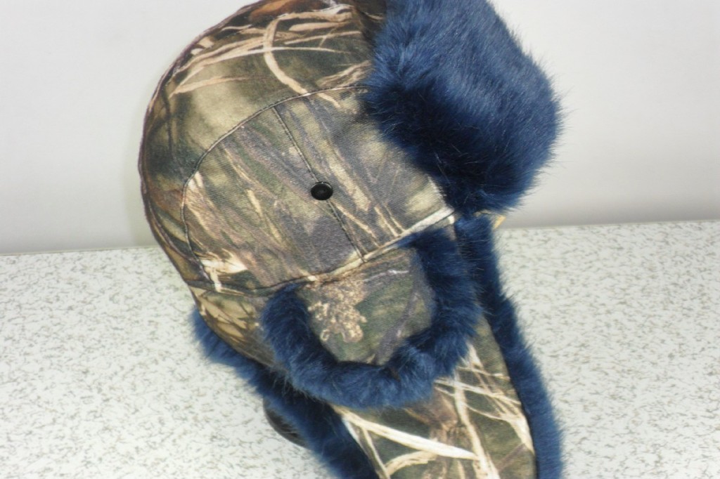 批发采购帽子-厂家直销树枝迷彩蓝色仿狐狸毛雷锋帽批发采购-帽子尽在