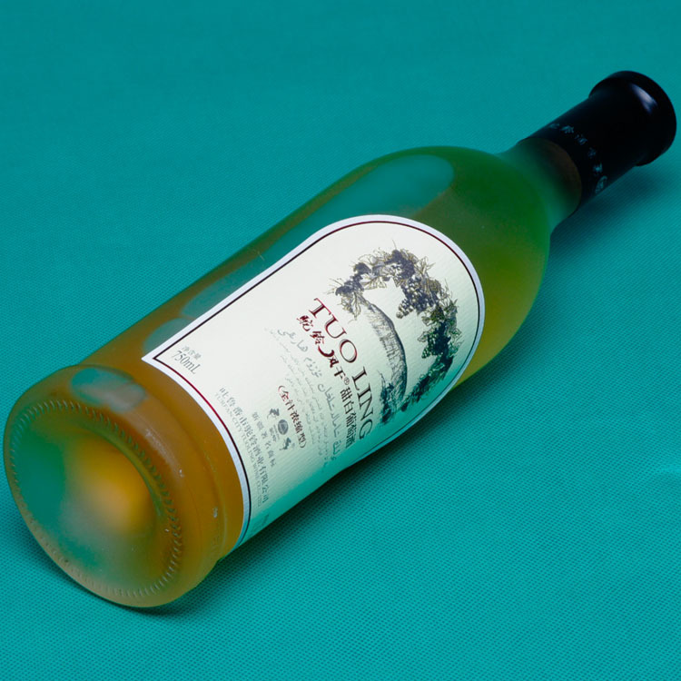 驼铃风干甜白 葡萄酒