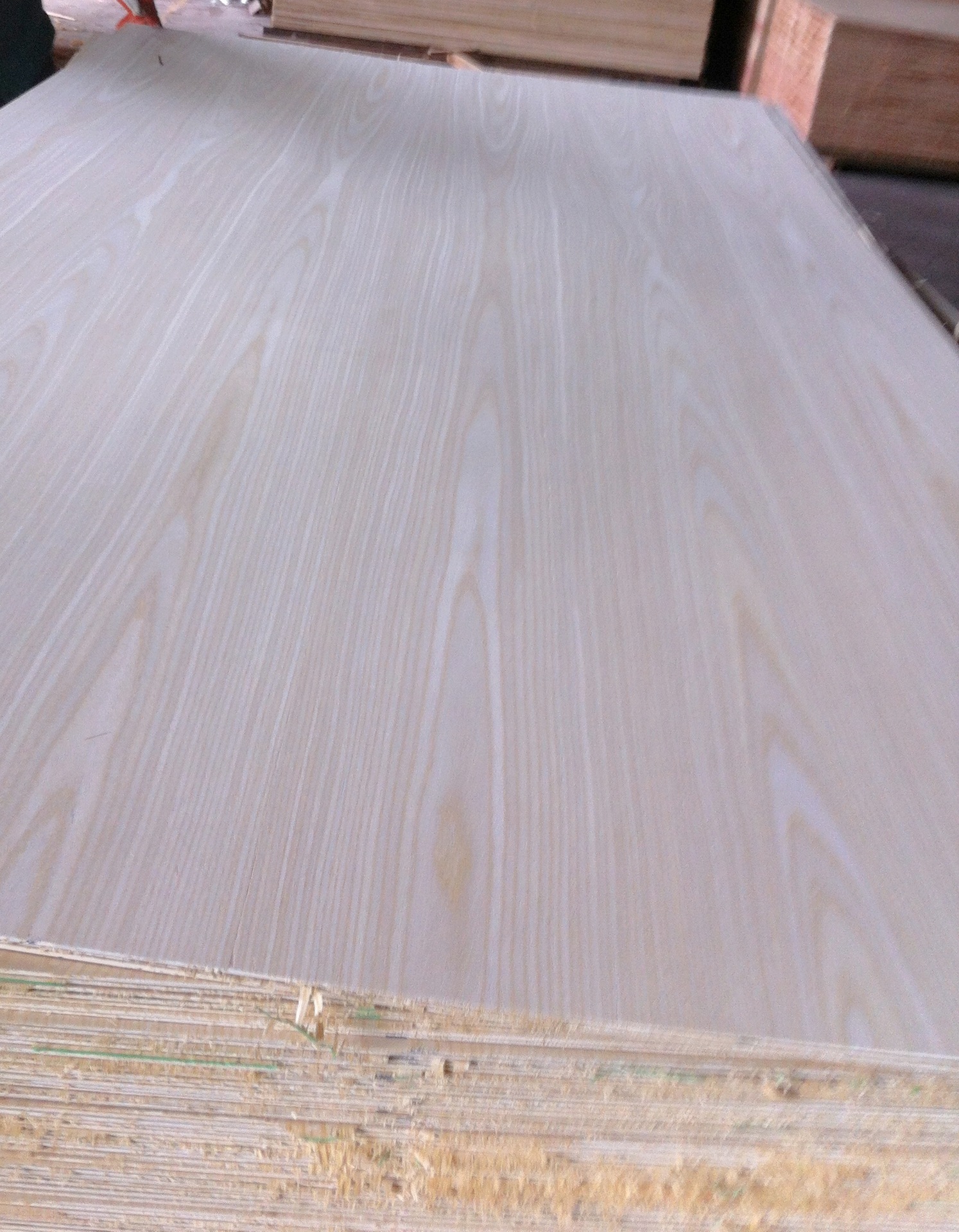 优质地板基材,家具专用胶合板,家具板打孔,激光开槽