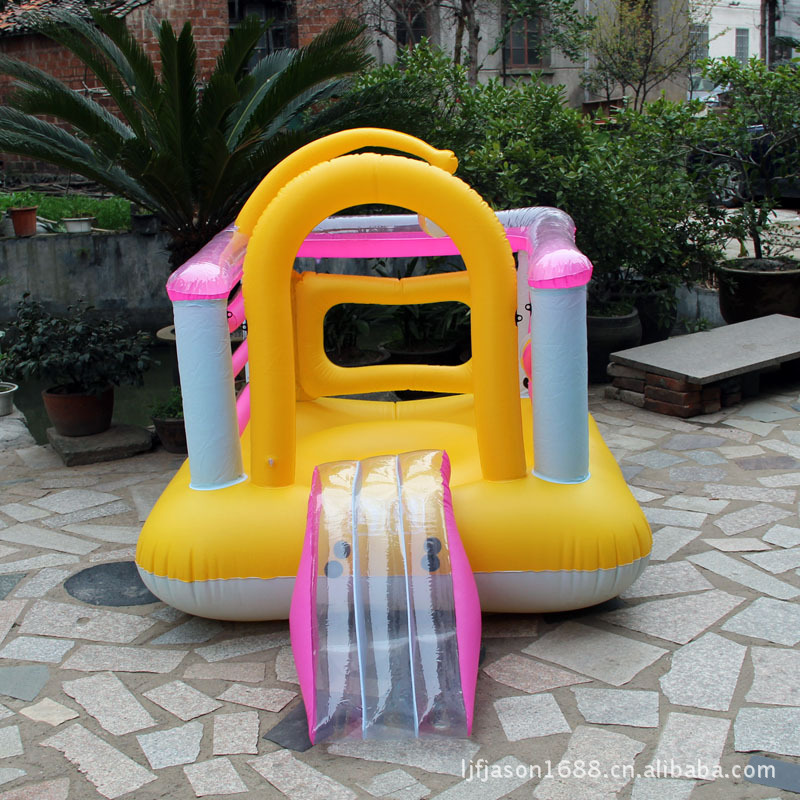 包装清单:六个充气套圈和一个21cm球 滑梯(可以单独拆下)围栏里面