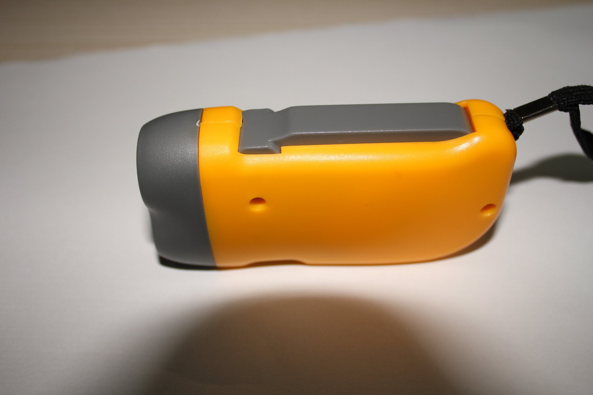 新品上市 手摇手电筒 环保手电筒 防水强光电筒 厂家直销