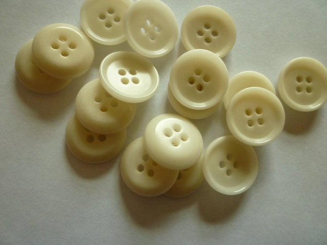 厂家直销天然牛角纽扣 ,贝壳纽扣/真牛角扣/经纬纽扣 **