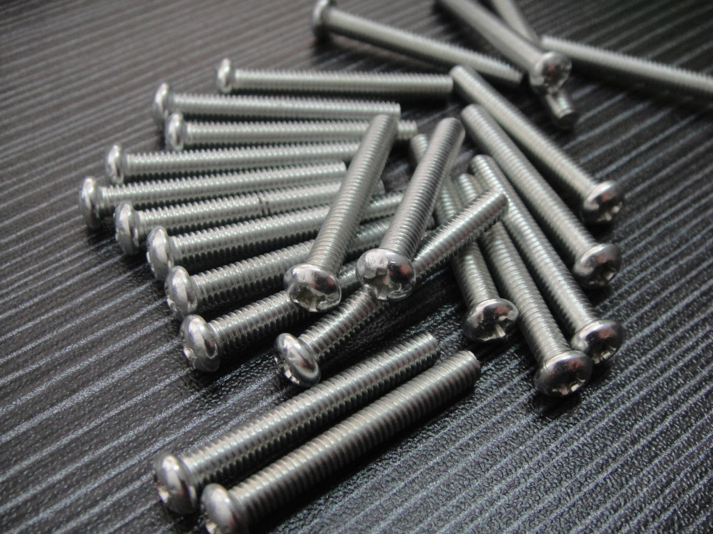 m4*30优质直销gb818-2000十字槽盘头螺钉/螺丝现货