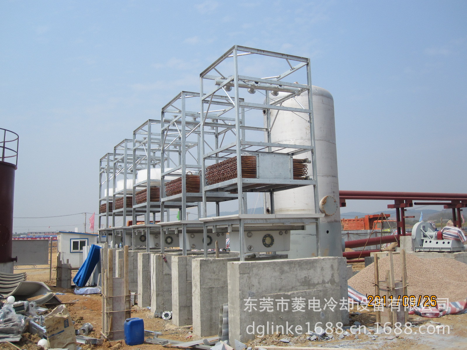 广东冷却塔品牌全国特价供应100t玻璃钢方形【密闭式冷却塔】