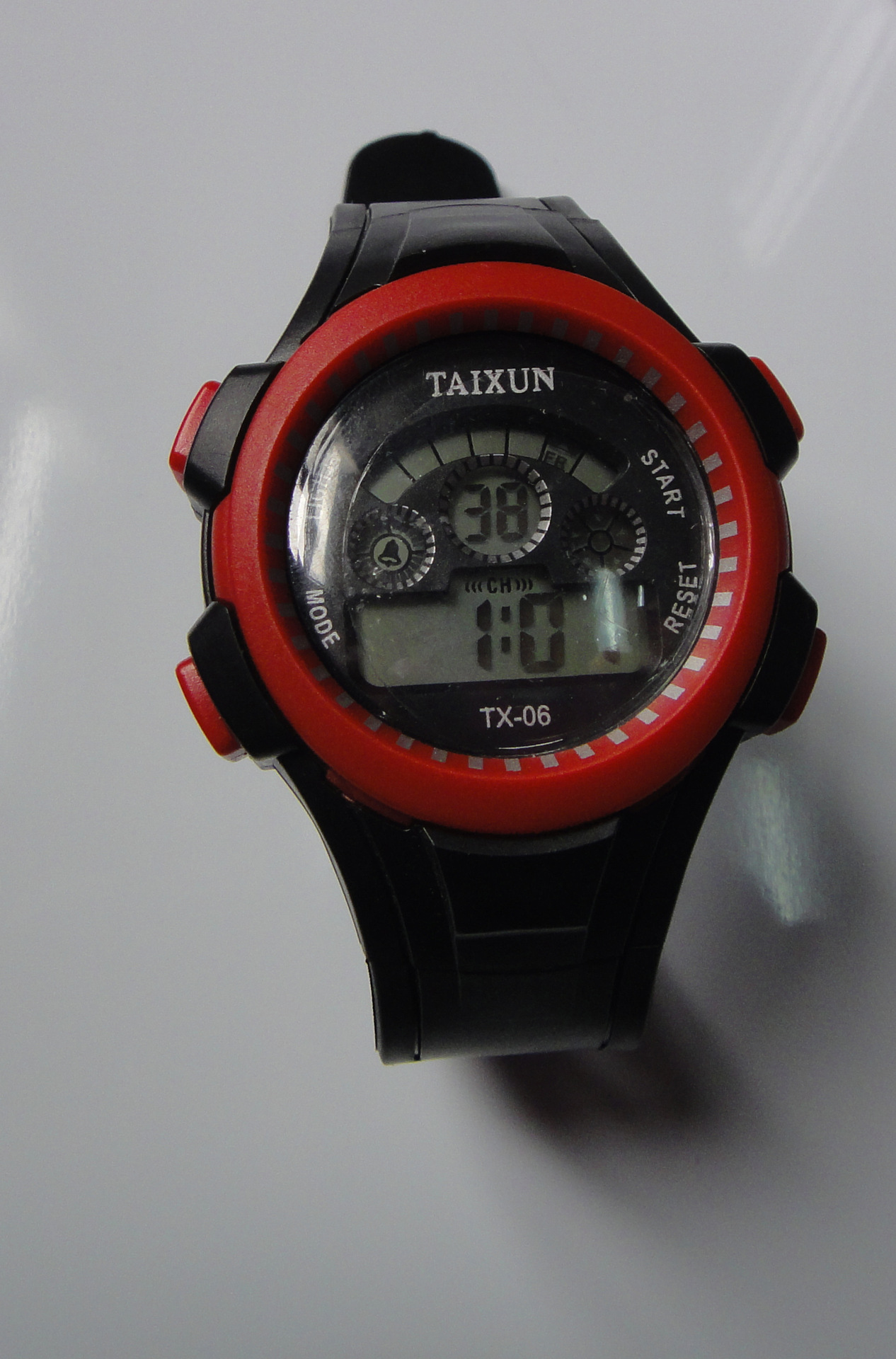 精美taixun品牌运动防水电子表