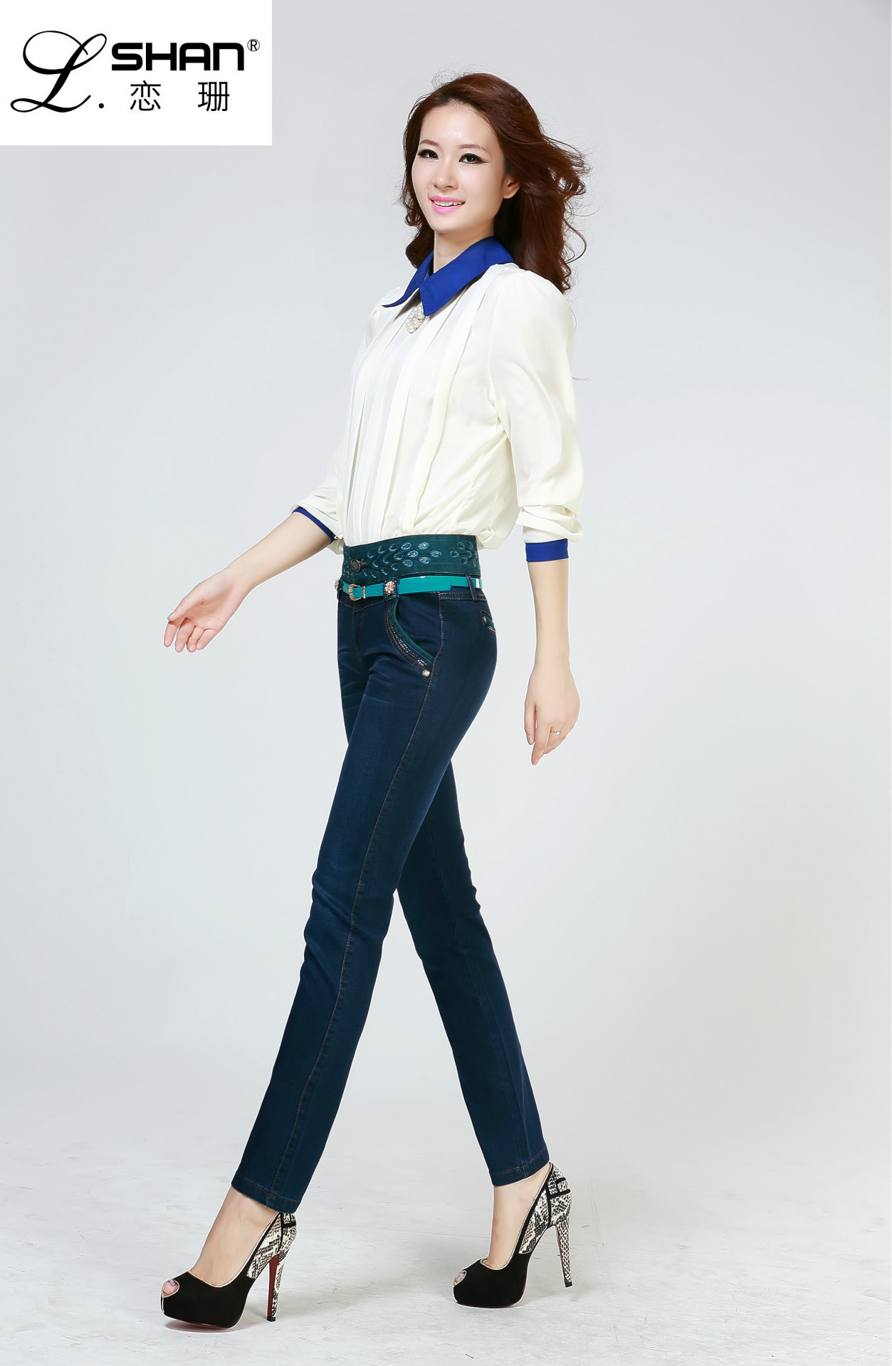 株洲中年女裤一件代发 中腰绣花小脚显瘦女