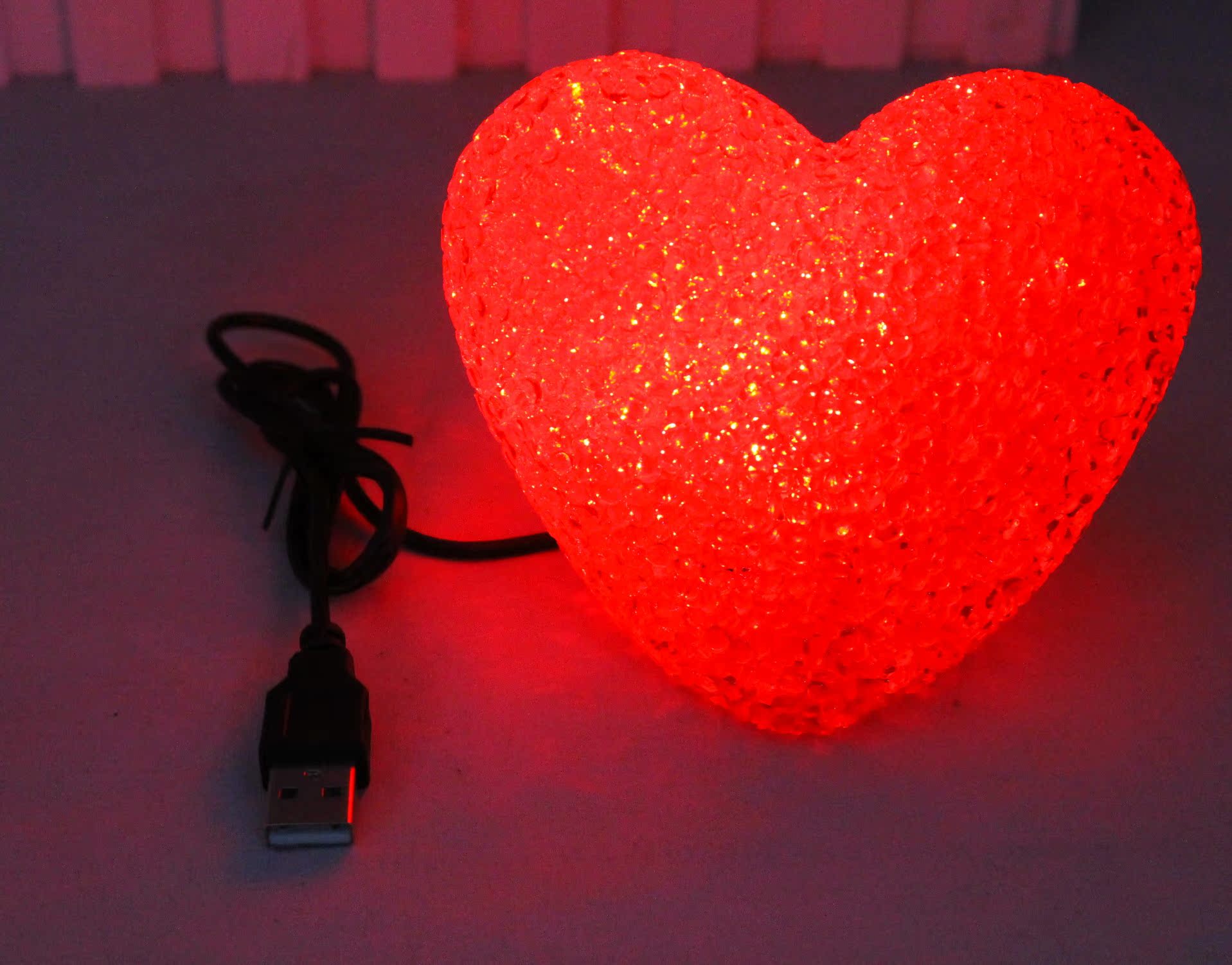 usb插电电子双用水晶红爱心 12cm红爱心小夜灯 红色不变色led灯