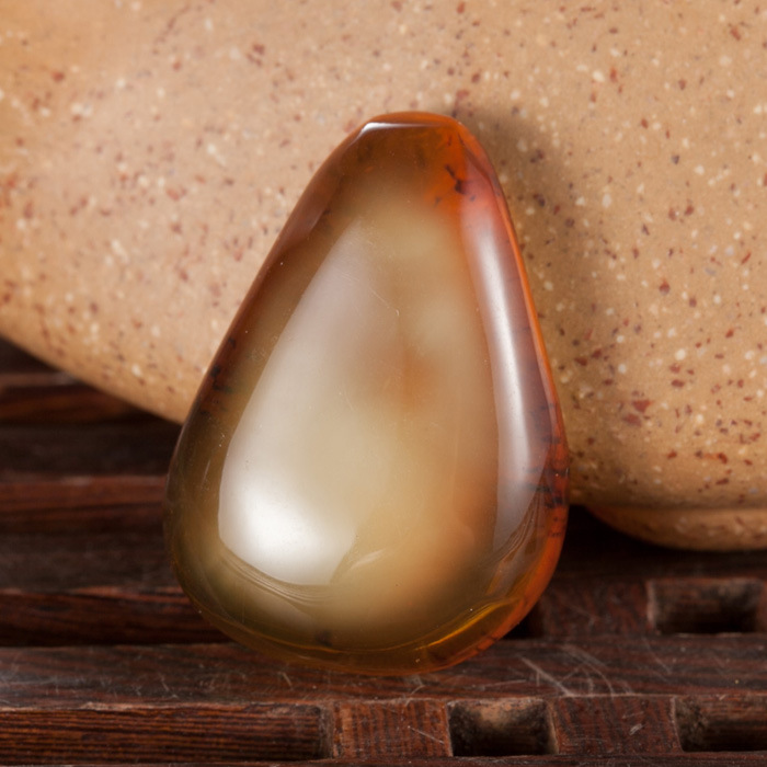 天然 琥珀精雕血珀金珀蜜蜡原石带皮吊坠4.99克-5.