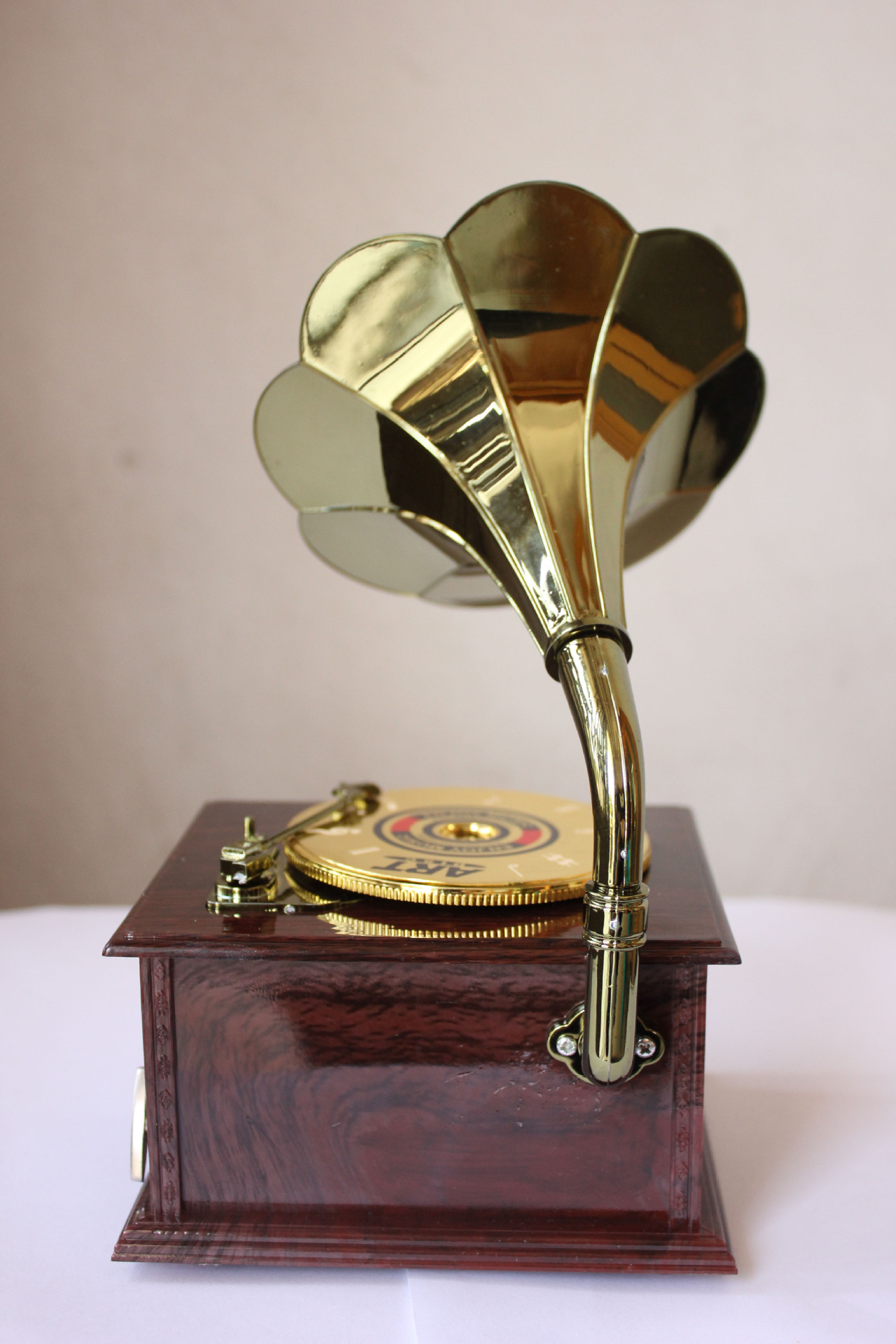 古典创意留声机音乐盒 经典古铜色八音盒 礼物批发