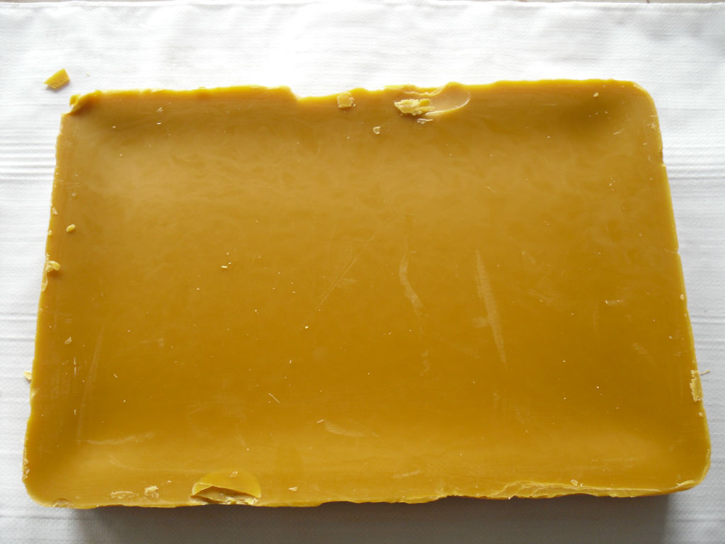 供应块状天然蜂蜡(自产自销,质优价廉)