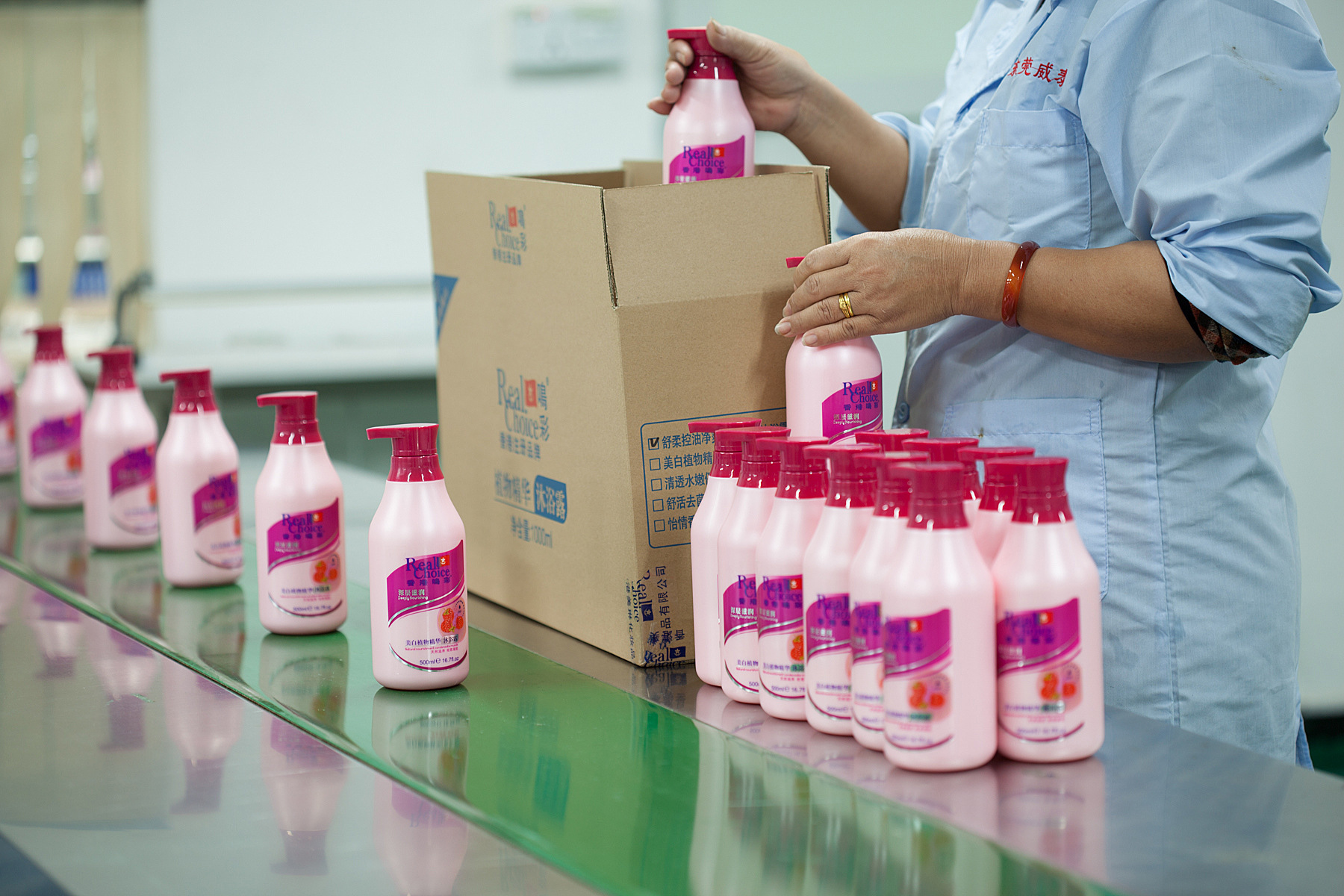 提供各种洗发水,沐浴露代加工,全方位一站式洗护品oem/odm