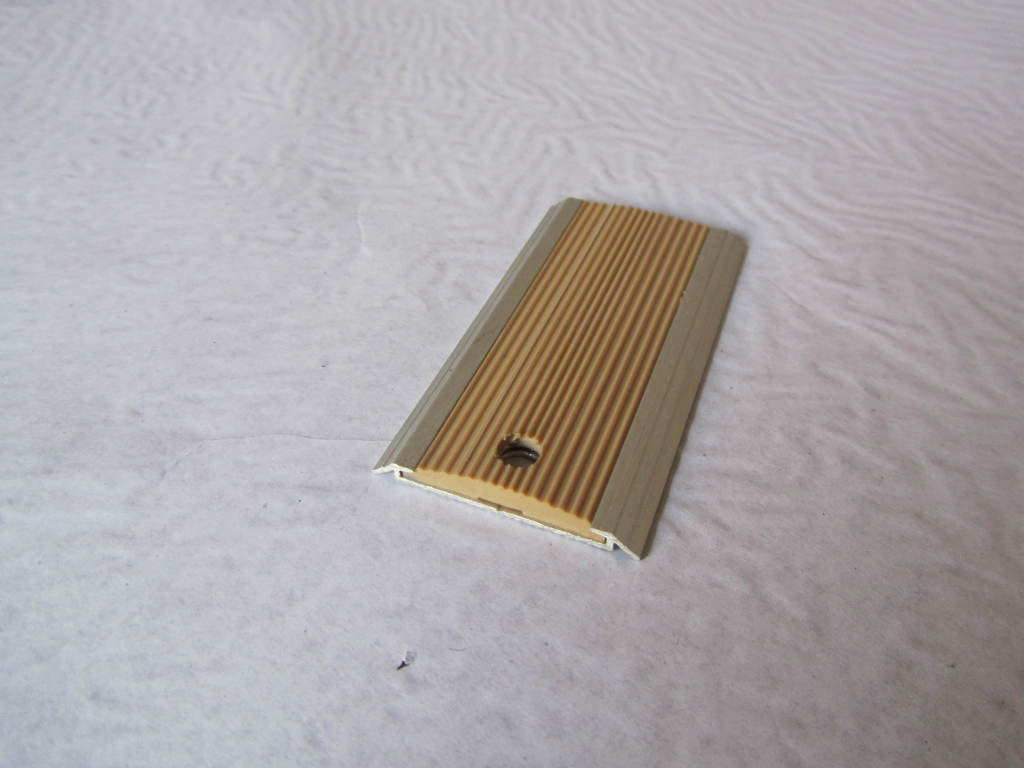 高品质铝合金楼梯防滑条