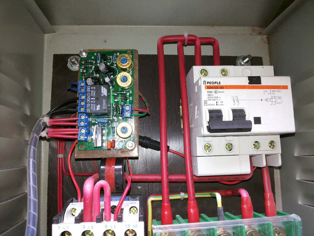 电焊机二次降压保护箱电焊机保护器电焊机小型电焊机