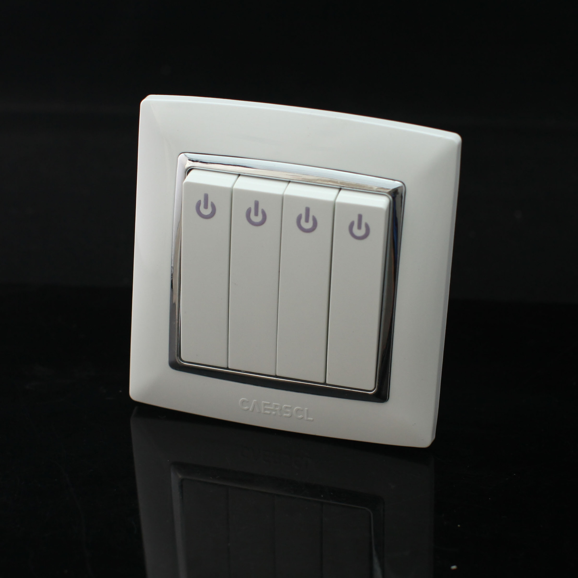 卡尔斯厂家直供 优质墙壁开关pc 钢架结构 四开双控 白色