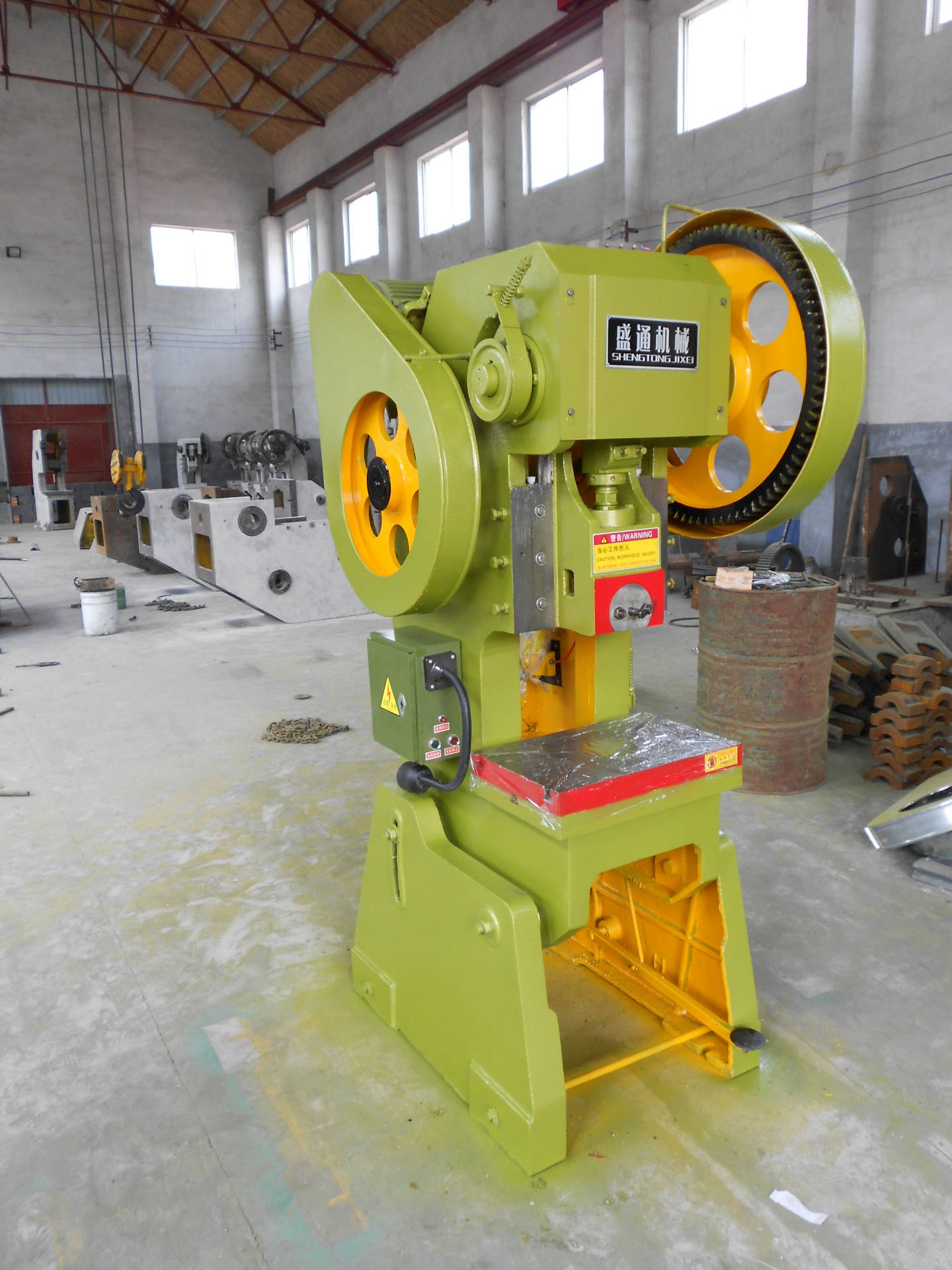 厂家直销 优质25吨普通冲床 (实拍图)