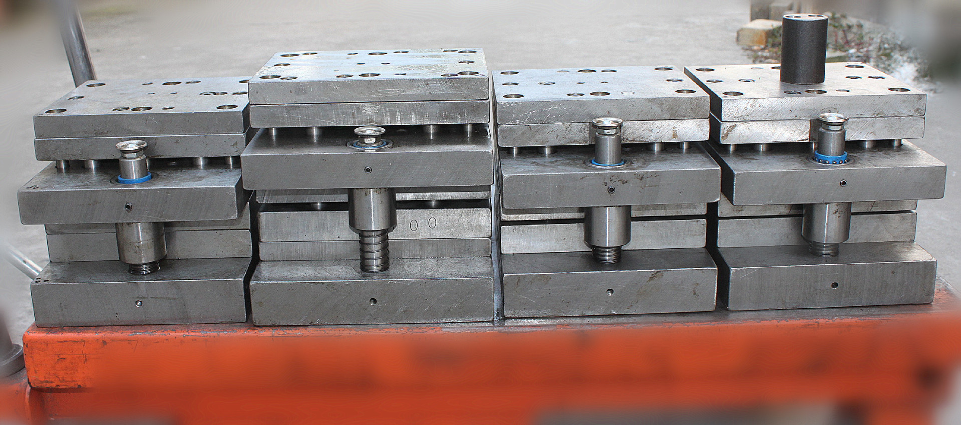 供应普通级进模