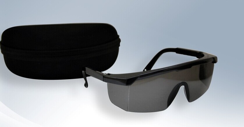 l水银镀膜:具有极强的抗眩光/散光及强光功能l桔片:视线柔和,对电子波