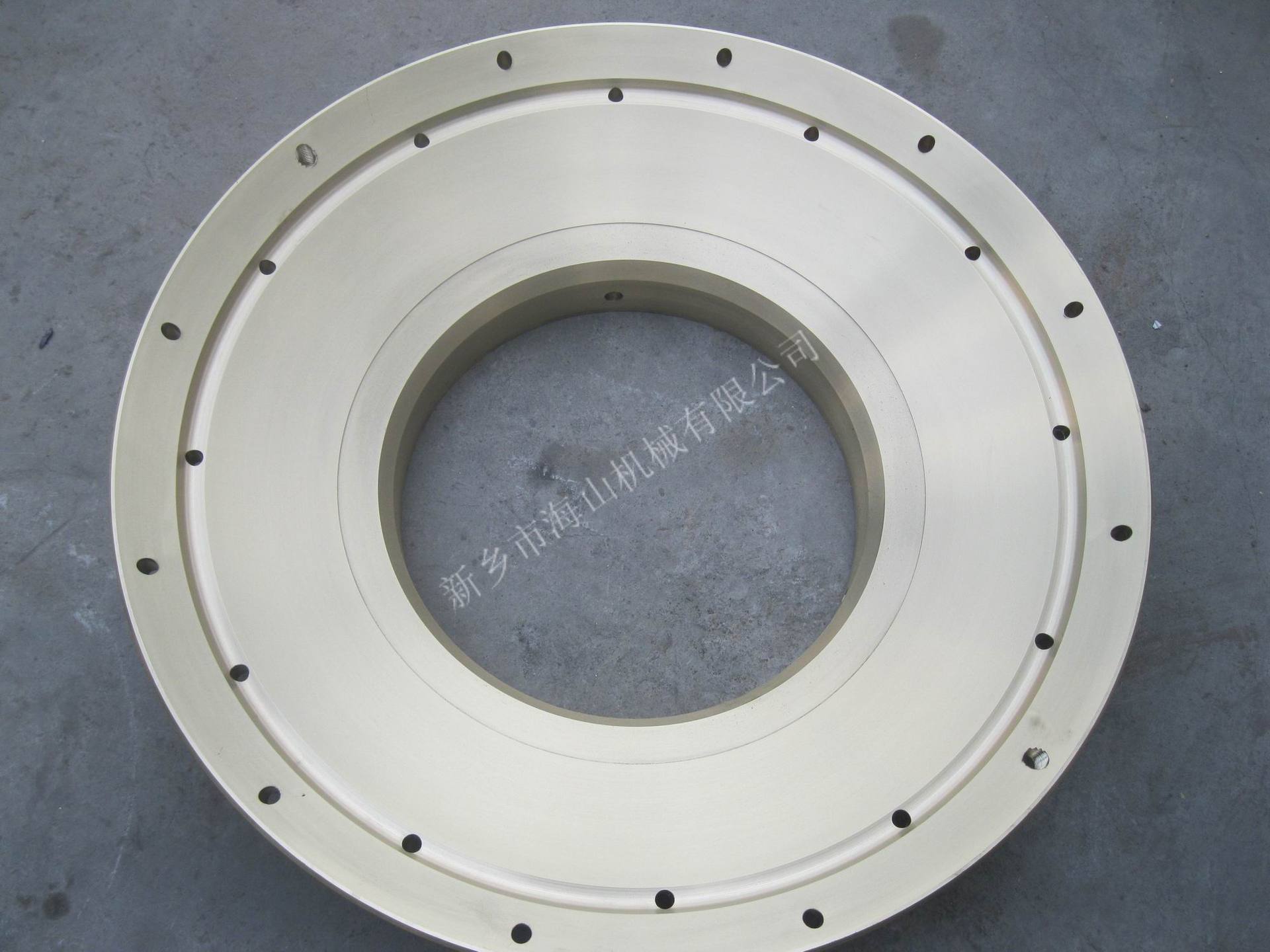 配件厂家专业定制四川圆锥破碎机配件pyb-900铜铸造碗型轴瓦