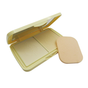 日本正品豆乳三色粉饼 控油遮瑕美白修容粉饼 带粉扑