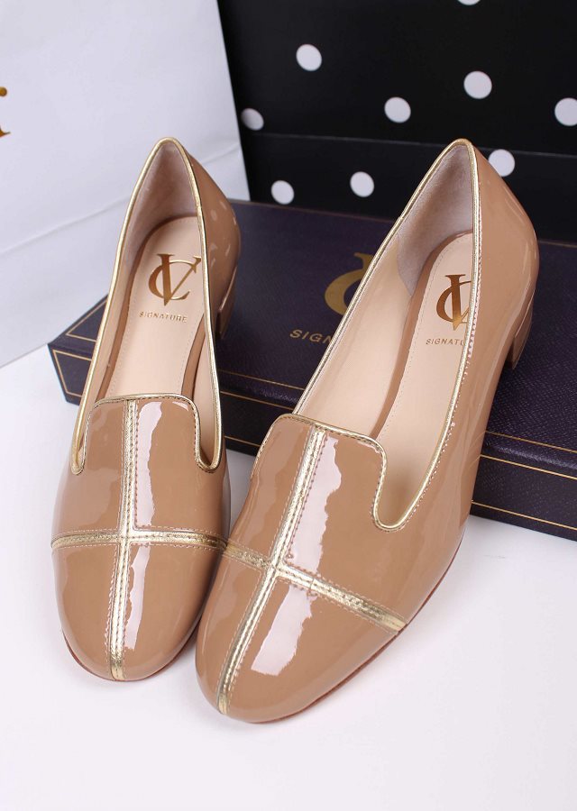 外贸女鞋批发vc单鞋 牛漆皮圆头低跟裸色单鞋 英伦四季ol休闲鞋