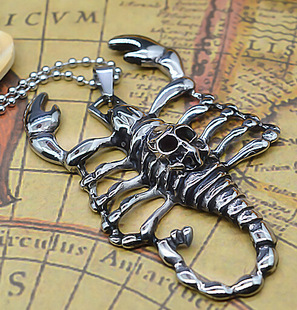 117一件代发 钛钢骷髅蝎子吊坠项链男士男性个性饰品新款式批发