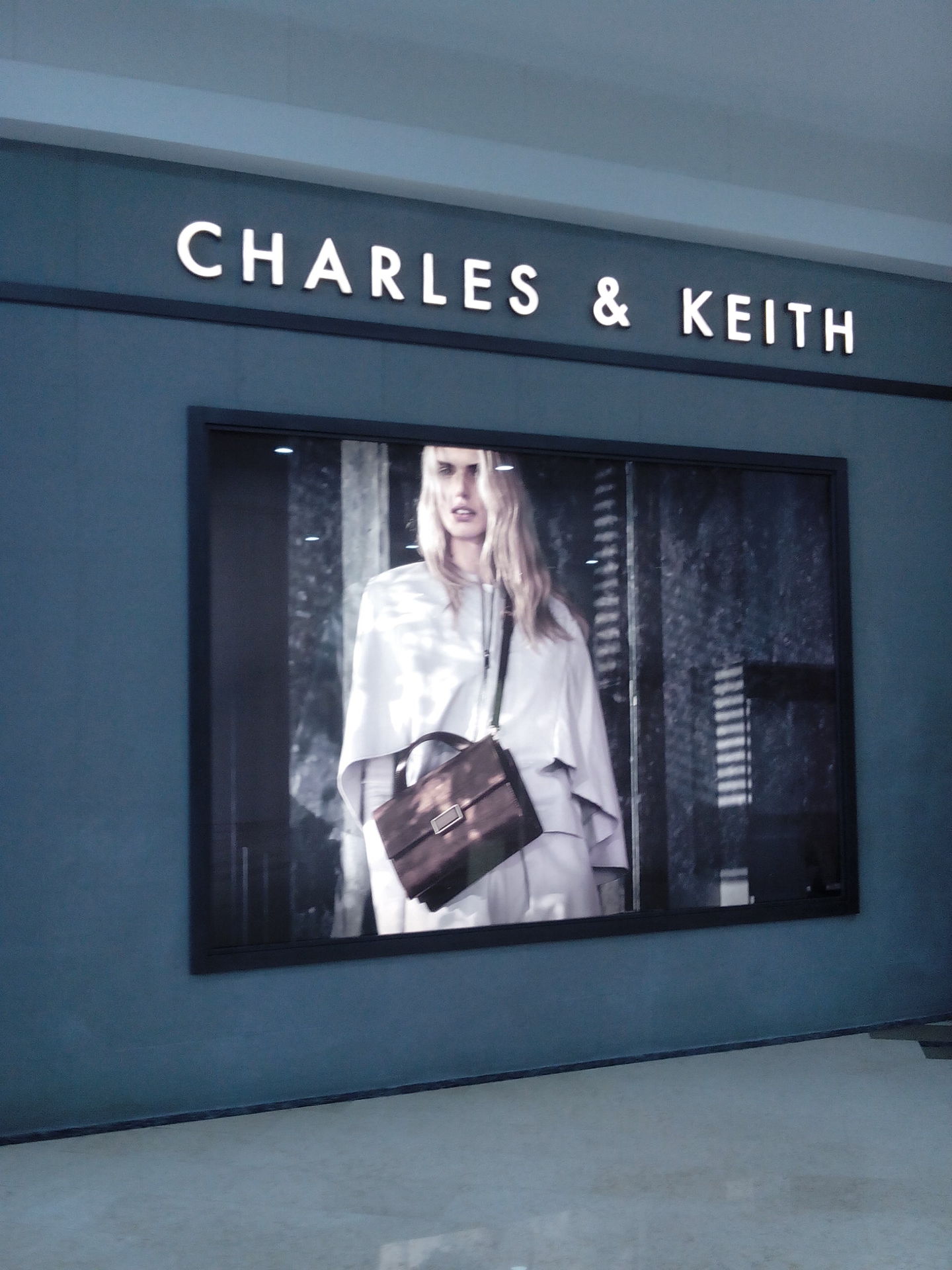 玻璃橱窗橱柜灯箱 拉布式 是led光源 高亮均匀 高端大气 山东青岛