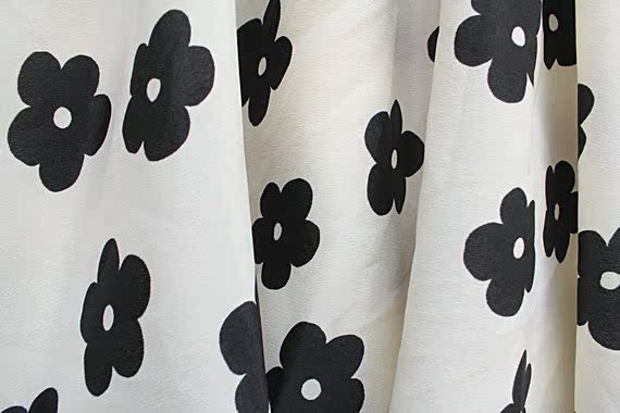 club 满印梅花图案百搭珍珠.