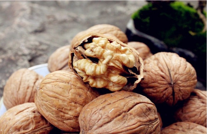 特产坚果低价批发纸皮核桃薄皮美国核桃一捏即碎20