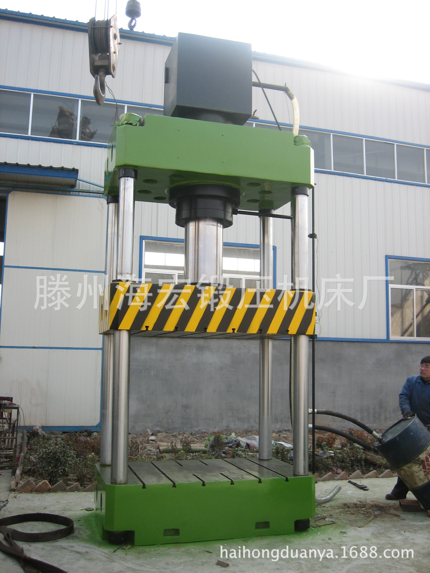 500吨四柱油压机06