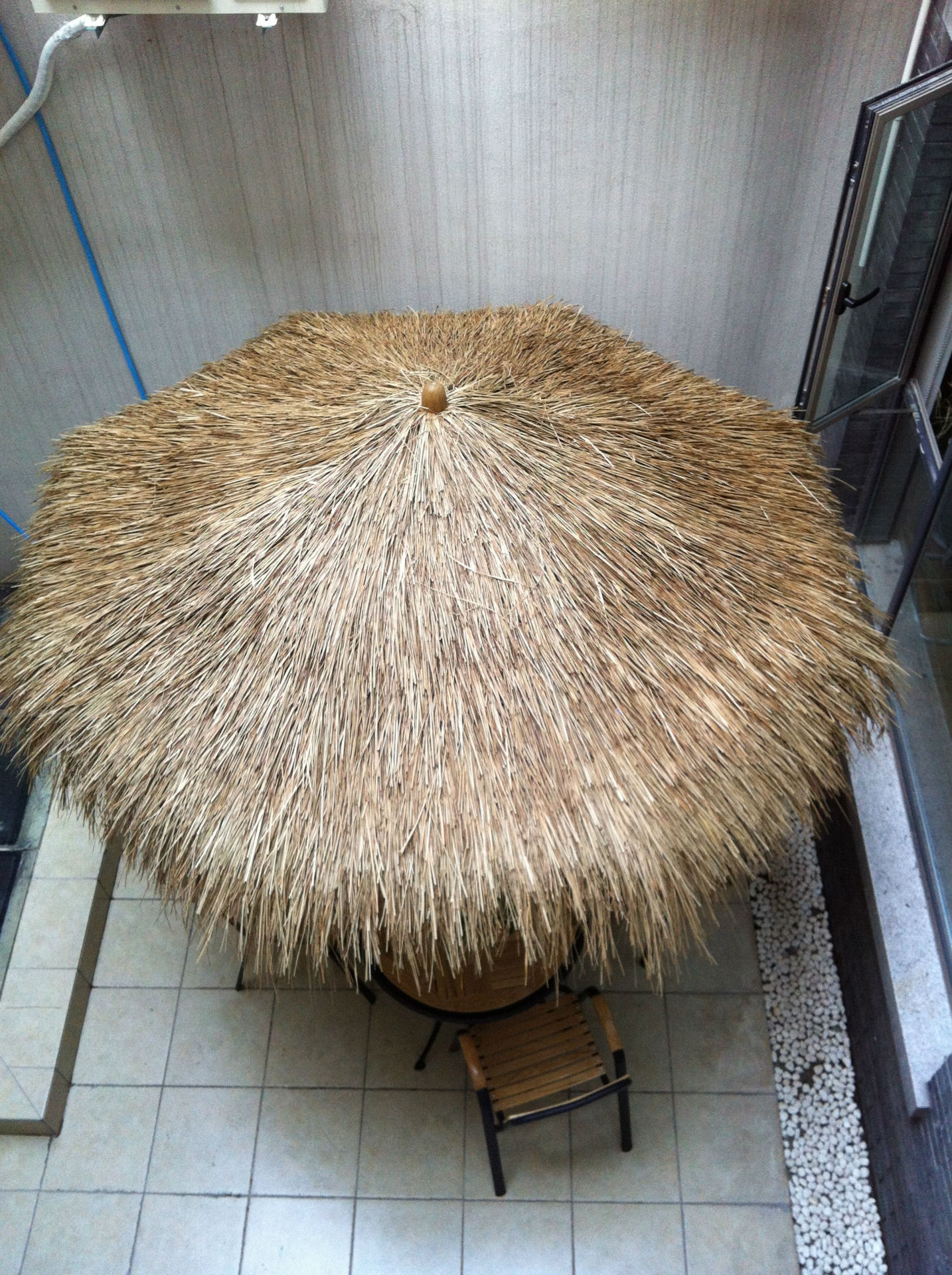 收缩遮阳茅草伞