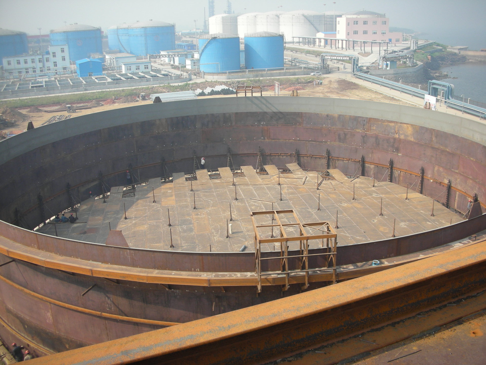 3万立方储罐安装