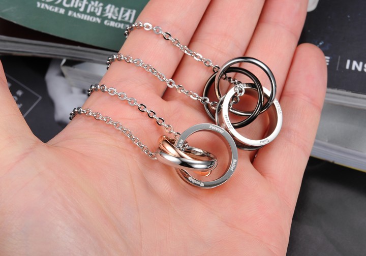 非常坚韧和耐腐蚀,它不会像银会变黑,在常温下 终身保持本身的色调