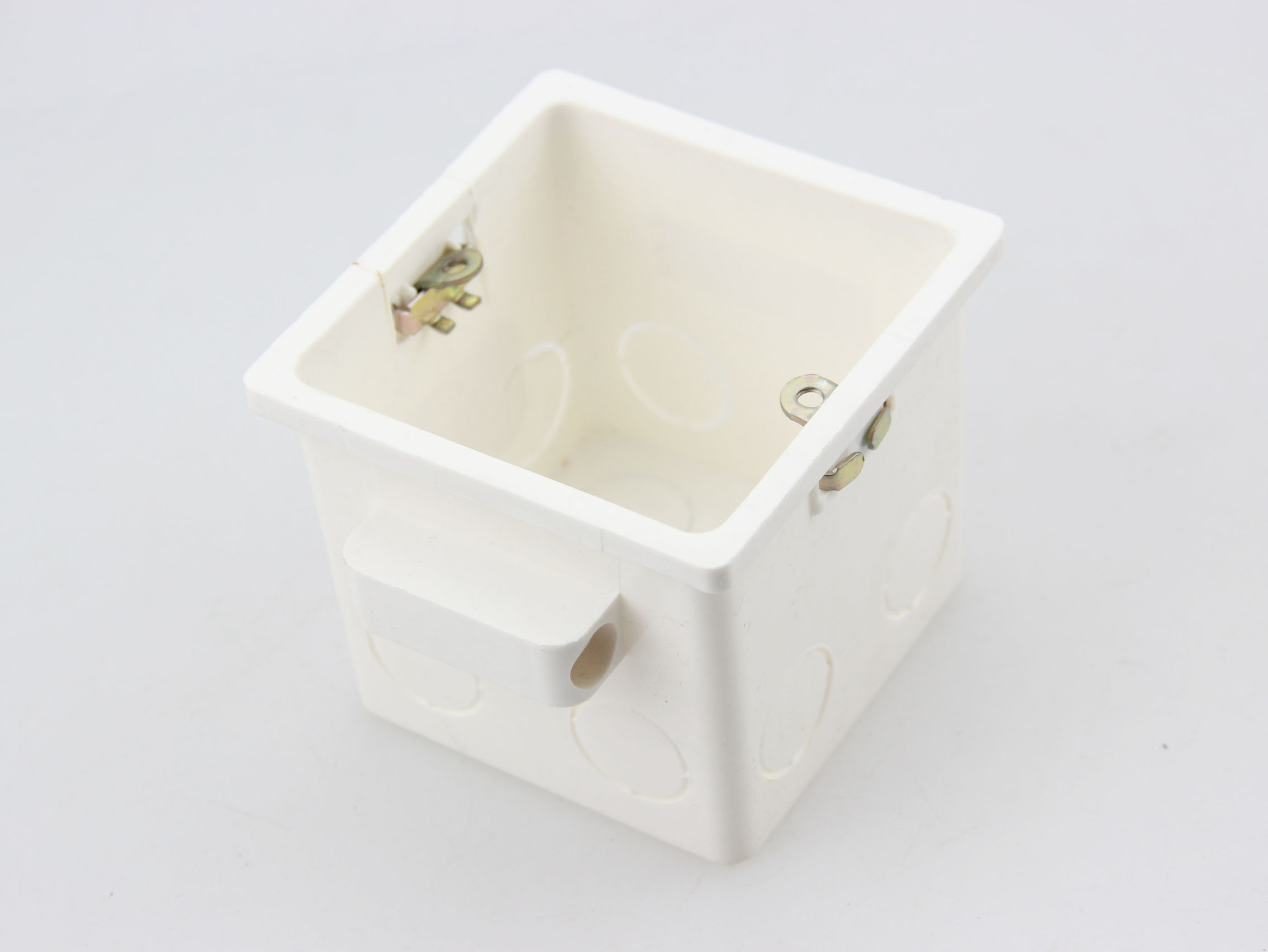 优质生产 精品冲孔穿钢筋盒60